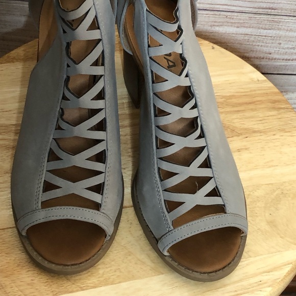 Soda Peep Toe Open Heel‎ Shoe - Picture 3 of 6